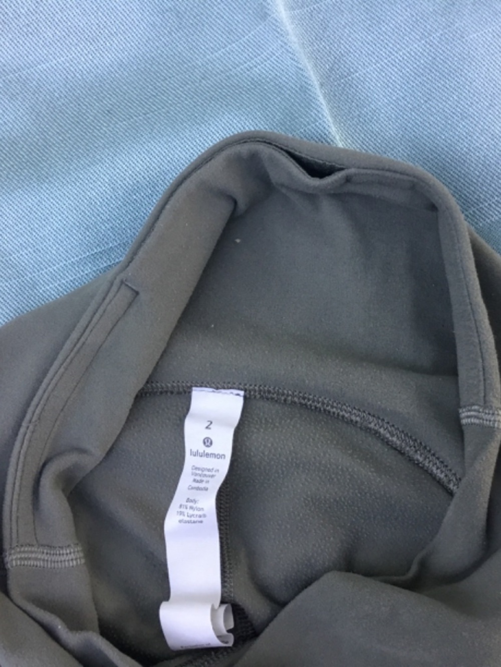 Lululemon size 2 for younger teens olive green leggings - Picture 3 of 9